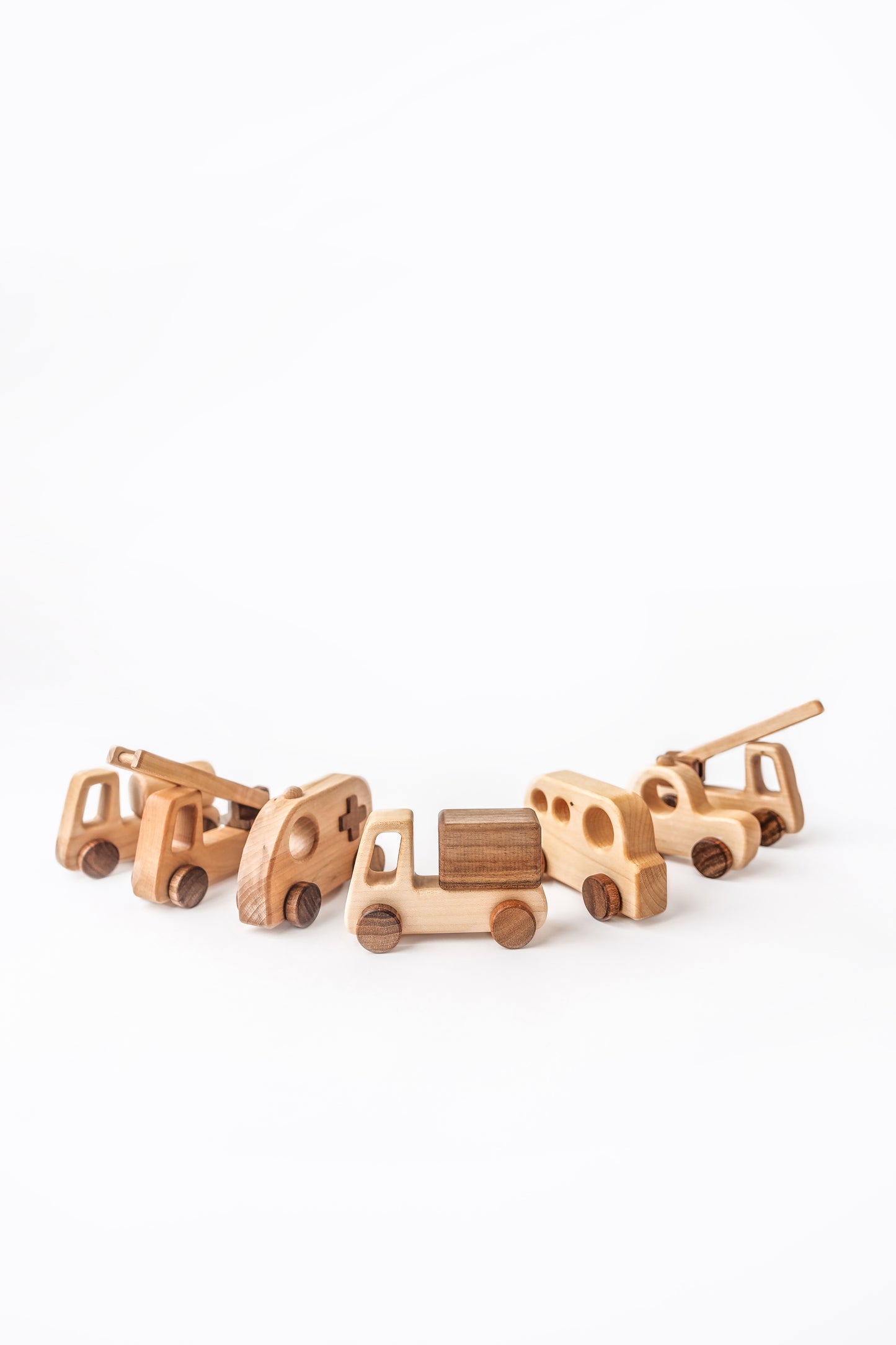 Leo's 7pc Wooden Cars & Trucks Set