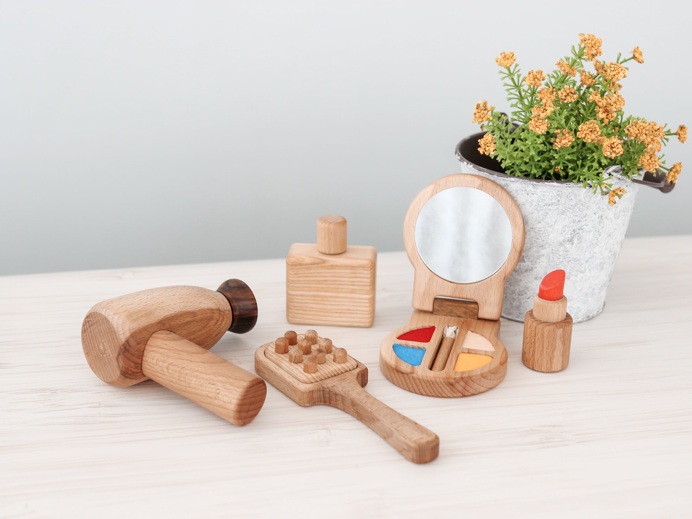 Wooden Salon Accessory Set